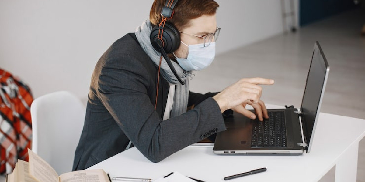 Building Future-Ready Careers Through Industry-Driven Online Degree Programs in India